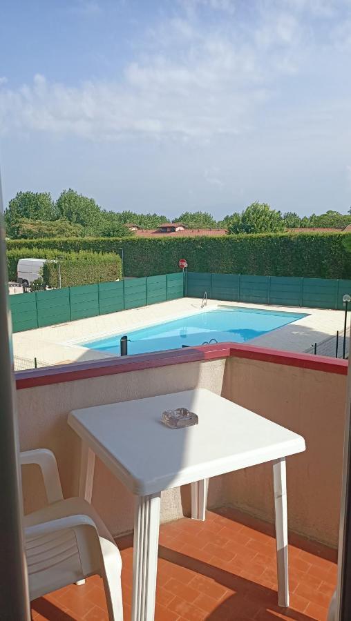 Apartment Pool *